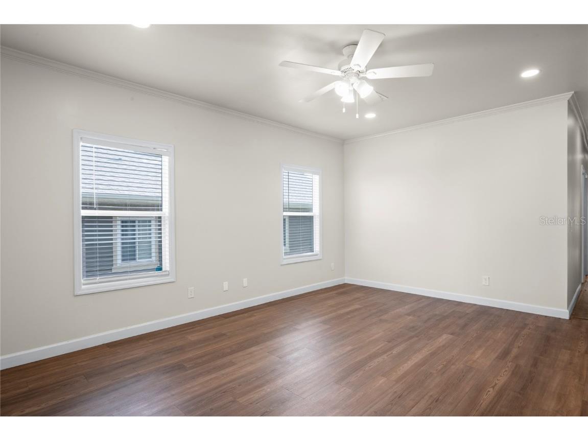 1851 13th Street S Saint Petersburg FL 33705 TB8423934 image4