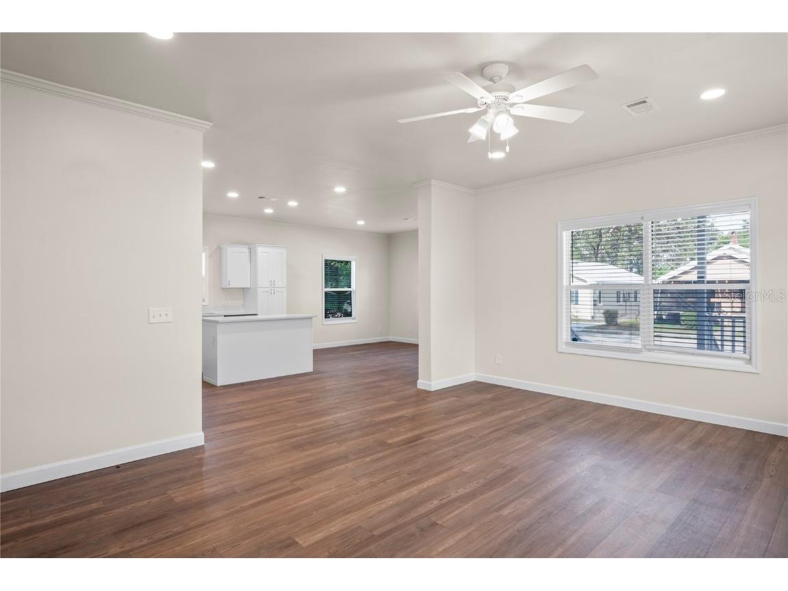 1851 13th Street S Saint Petersburg FL 33705 TB8423934 image5