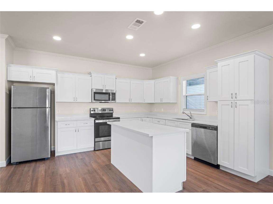 1851 13th Street S Saint Petersburg FL 33705 TB8423934 image7