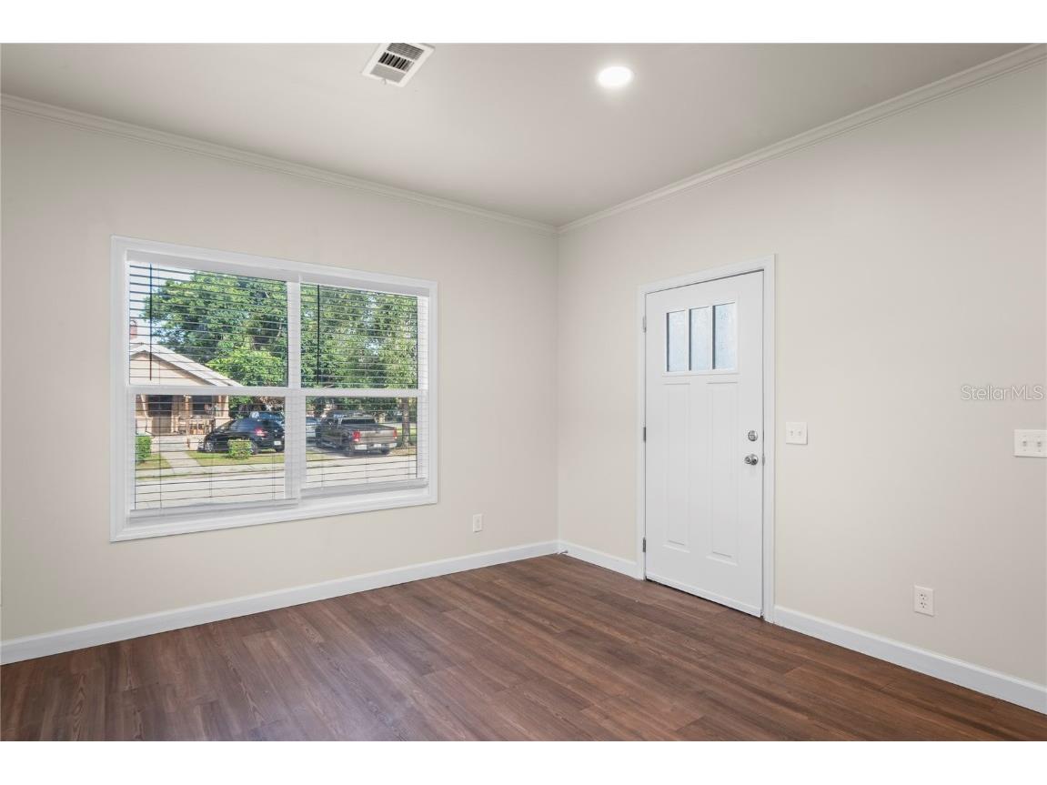 1851 13th Street S Saint Petersburg FL 33705 TB8423934 image9