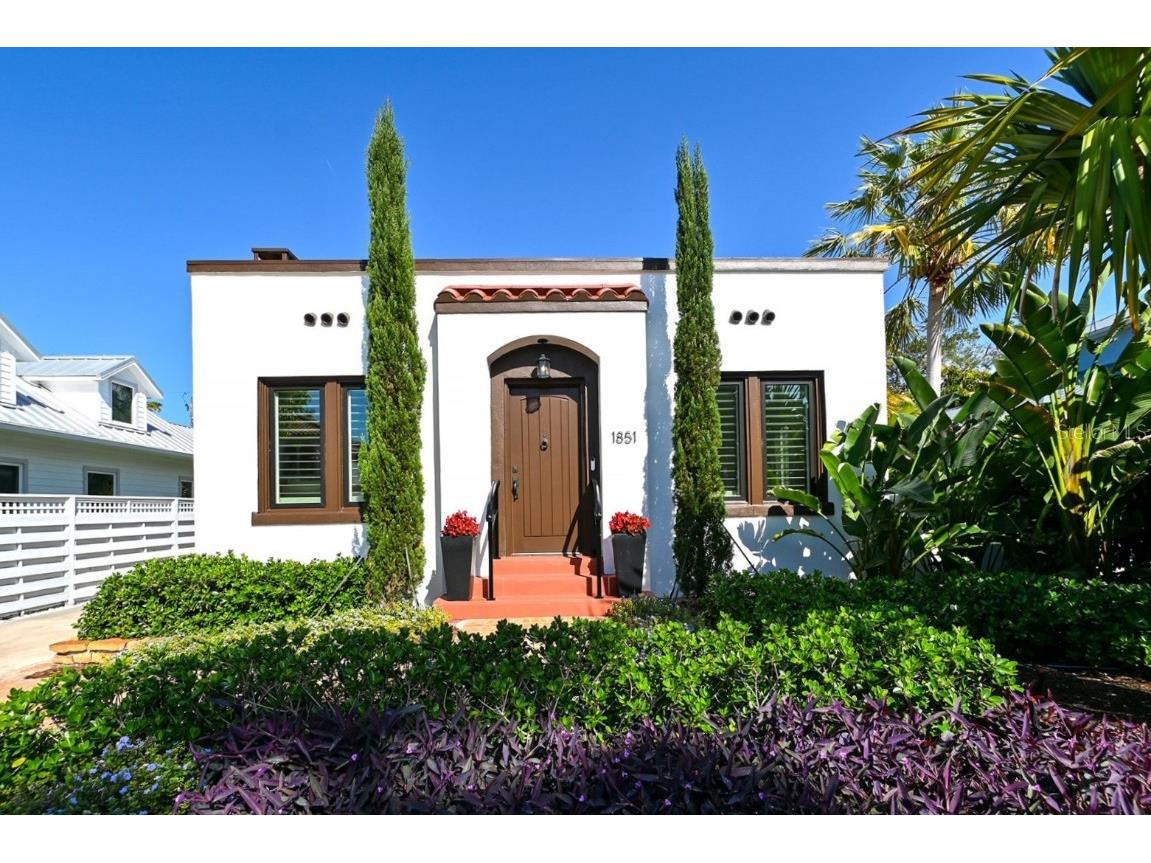 1851 Datura Street Sarasota FL 34239 A4579270 image1