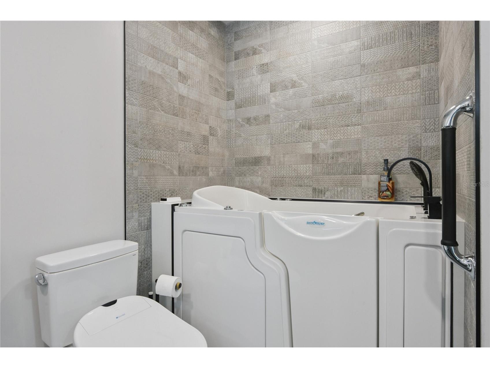 1851 Royal Oak Place E Dunedin FL 34698 O6391923 image37