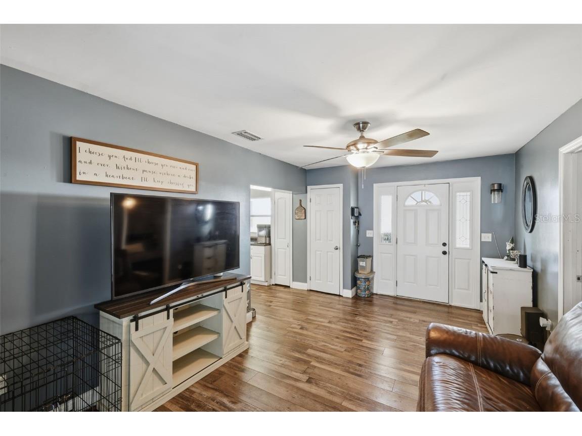 1852 W Lake Parker Drive Lakeland FL 33805 TB8449882 image4