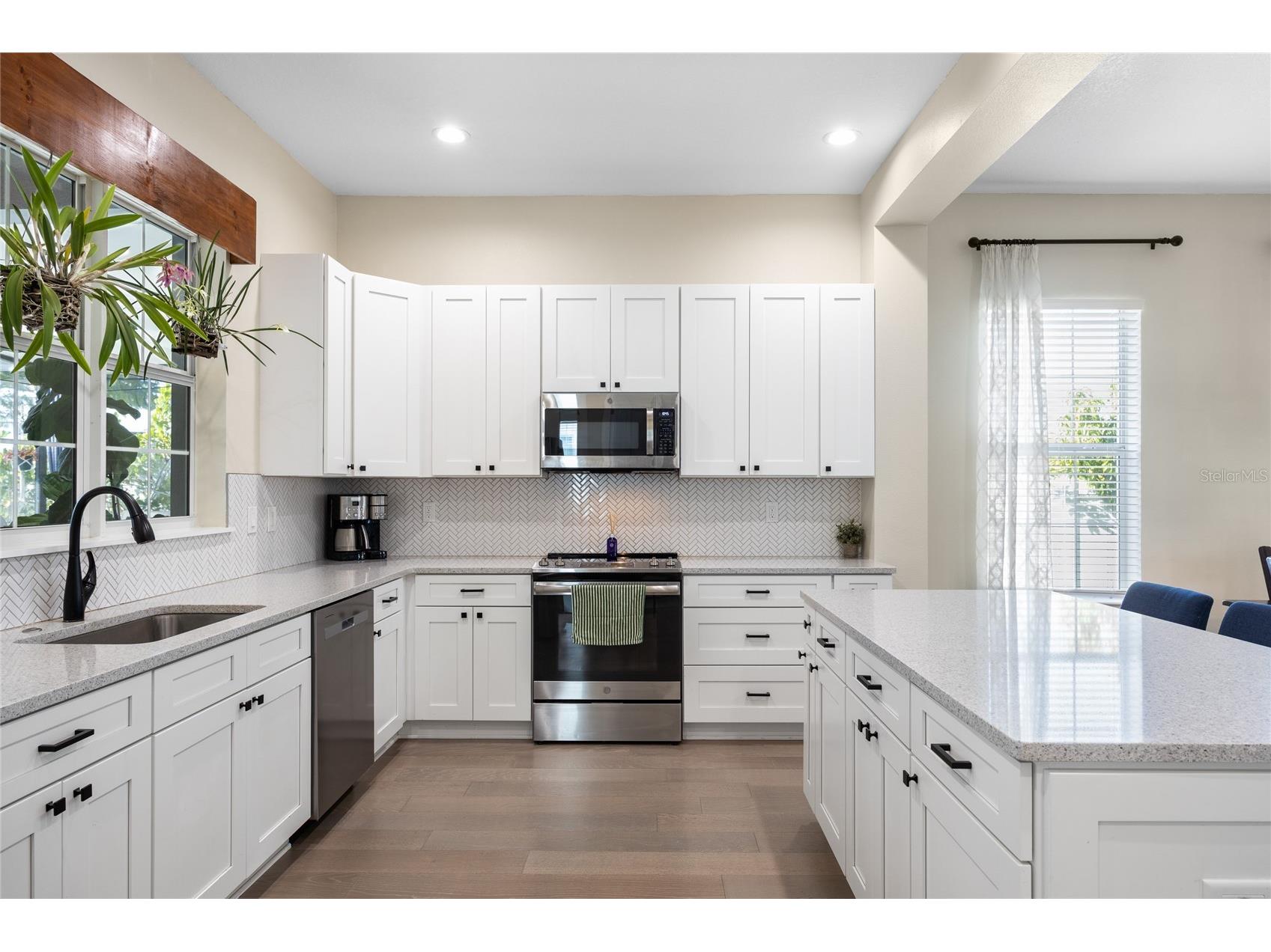 1854 13th Avenue N Saint Petersburg FL 33713 TB8461201 image10