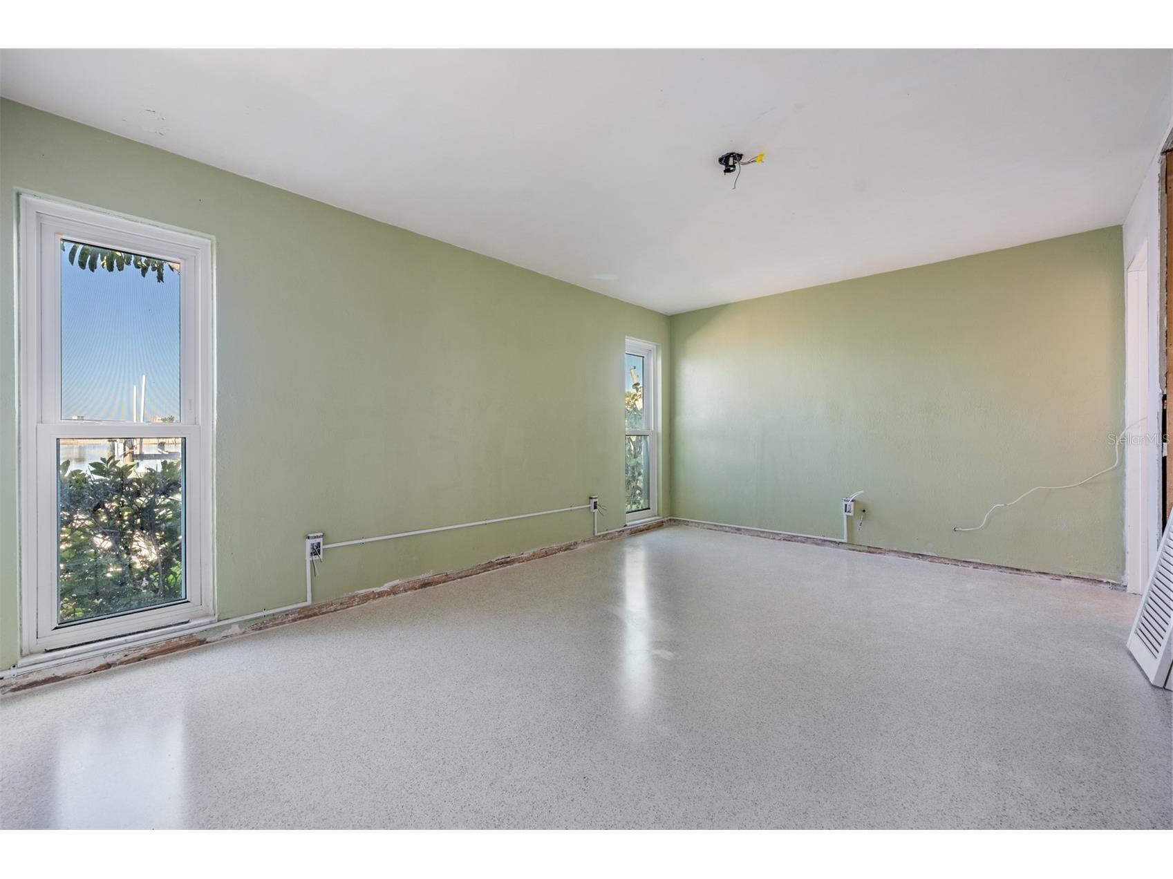 1854 Dolphin Boulevard S Saint Petersburg FL 33707 - BOCA CIEGA BAY TB8462040 image18
