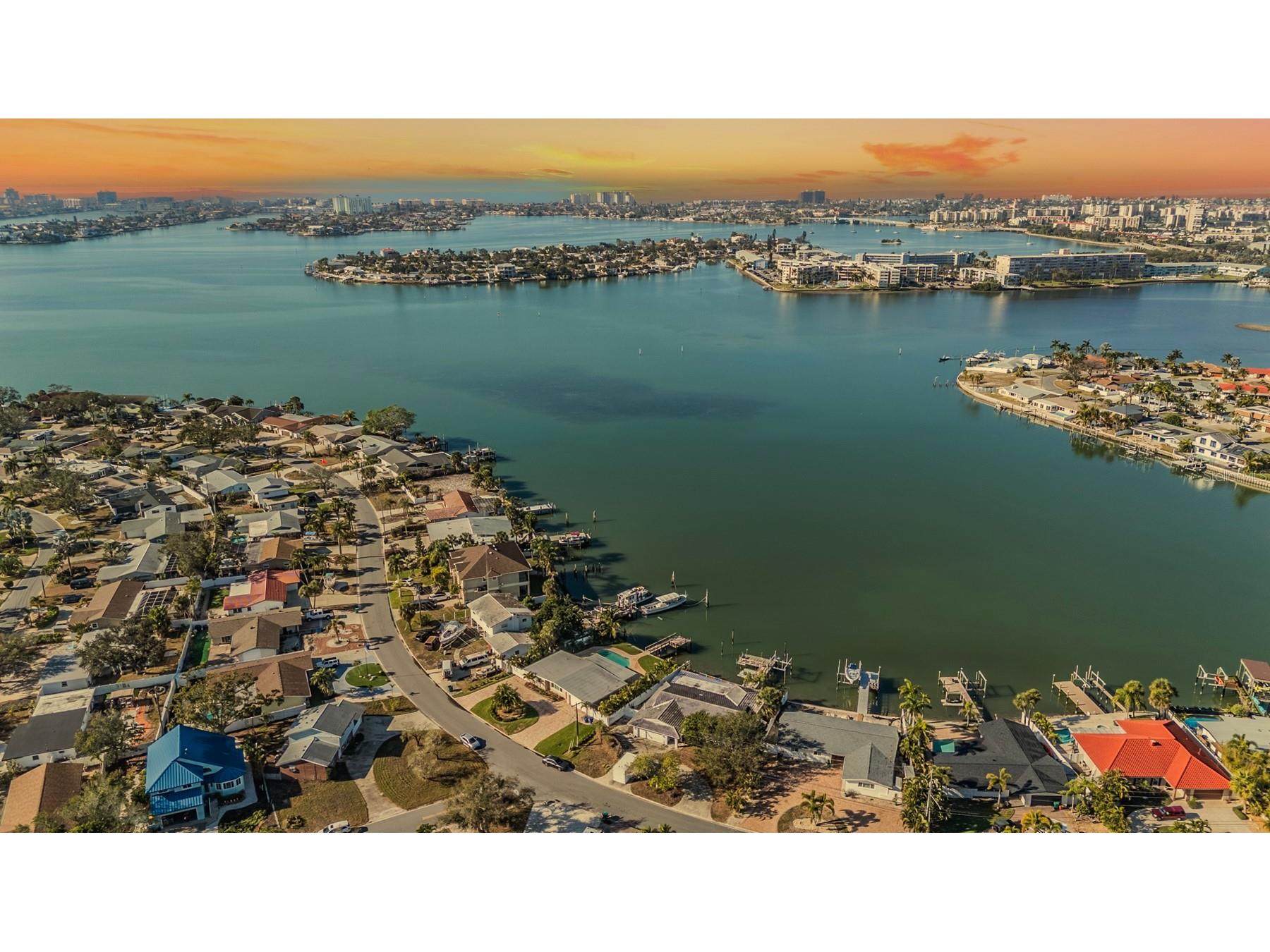 1854 Dolphin Boulevard S Saint Petersburg FL 33707 - BOCA CIEGA BAY TB8462040 image38
