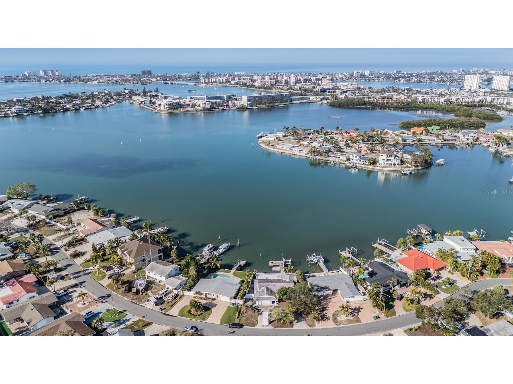 1854 Dolphin Boulevard S Saint Petersburg FL 33707 - BOCA CIEGA BAY TB8462040 image39