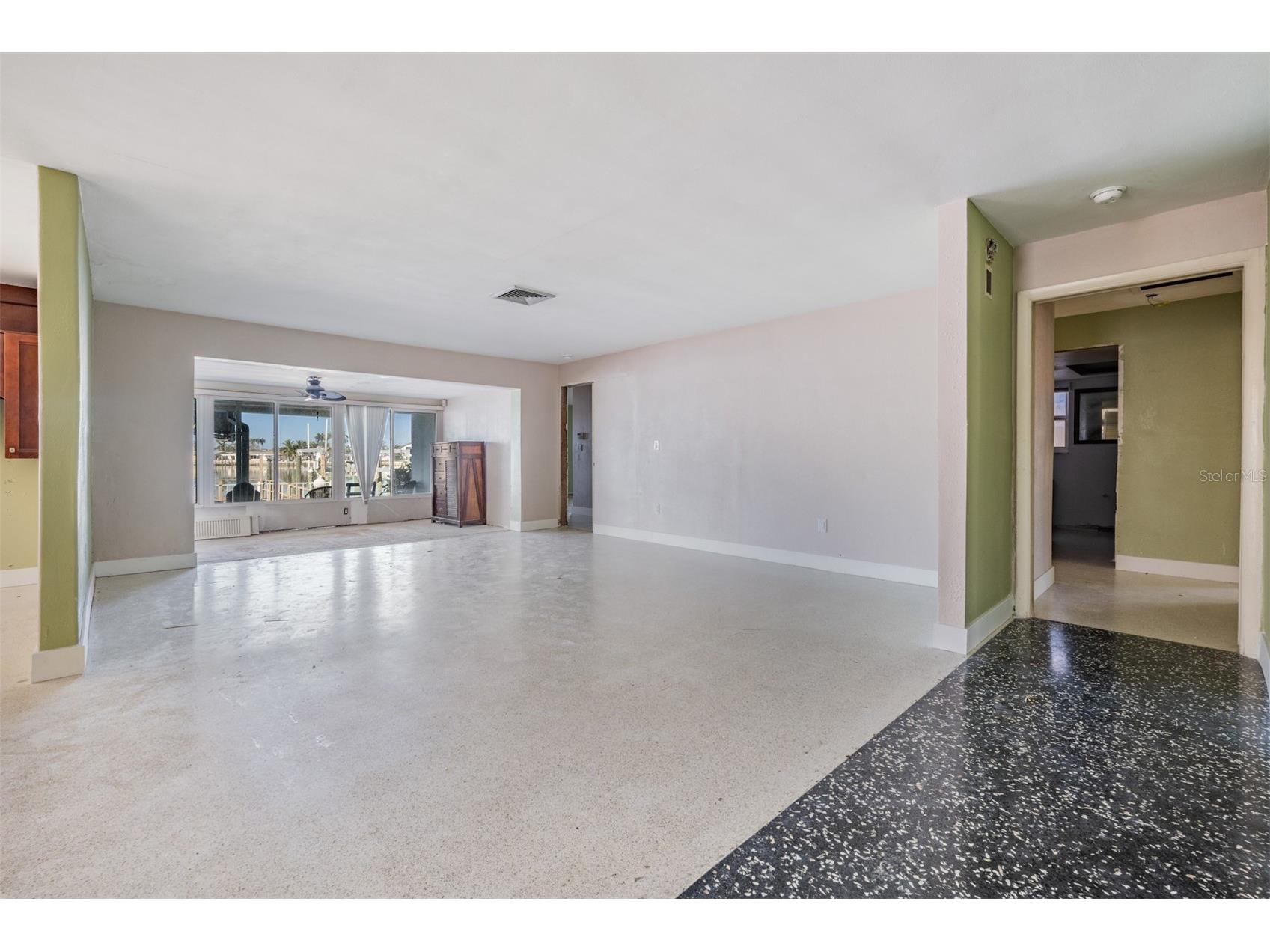 1854 Dolphin Boulevard S Saint Petersburg FL 33707 - BOCA CIEGA BAY TB8462040 image6