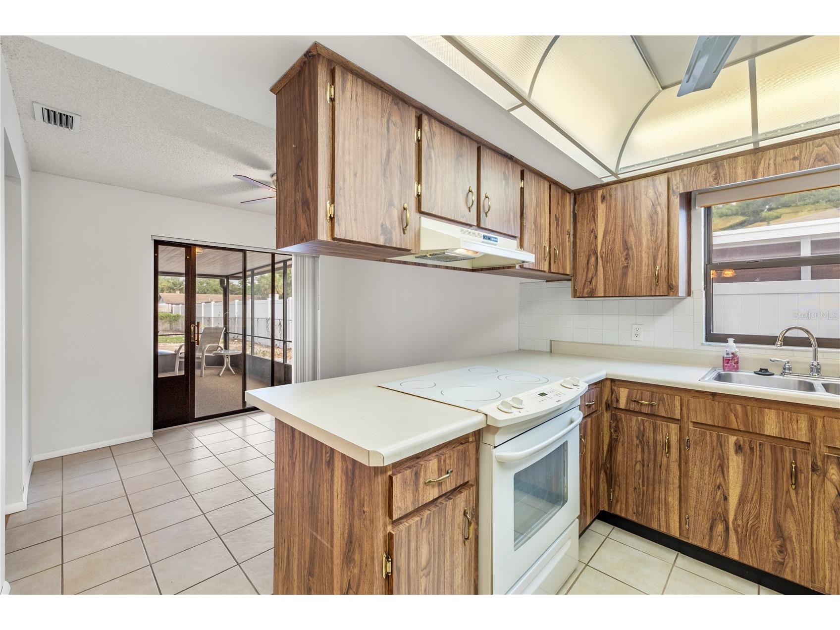 1855 Kim Acres Lane Dover FL 33527 TB8508211 image17