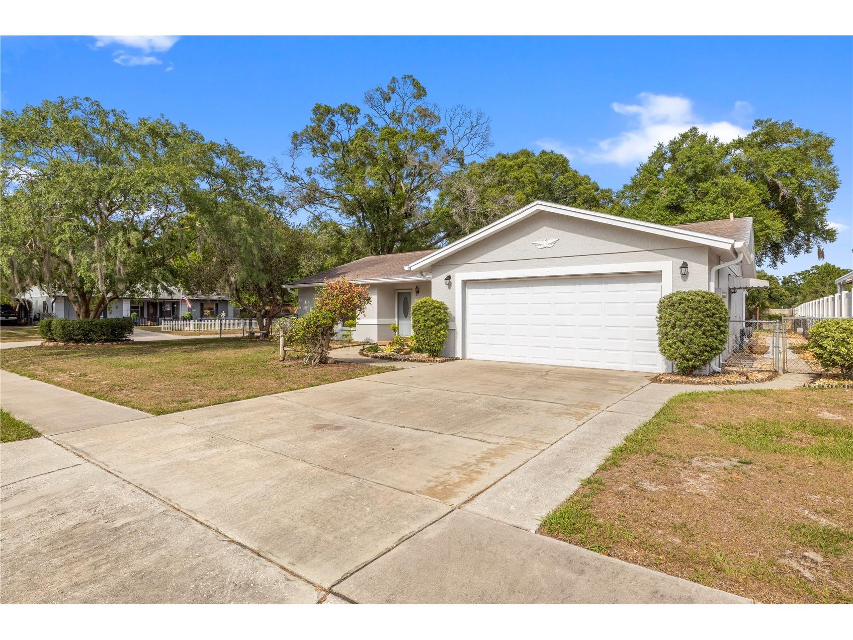 1855 Kim Acres Lane Dover FL 33527 TB8508211 image2