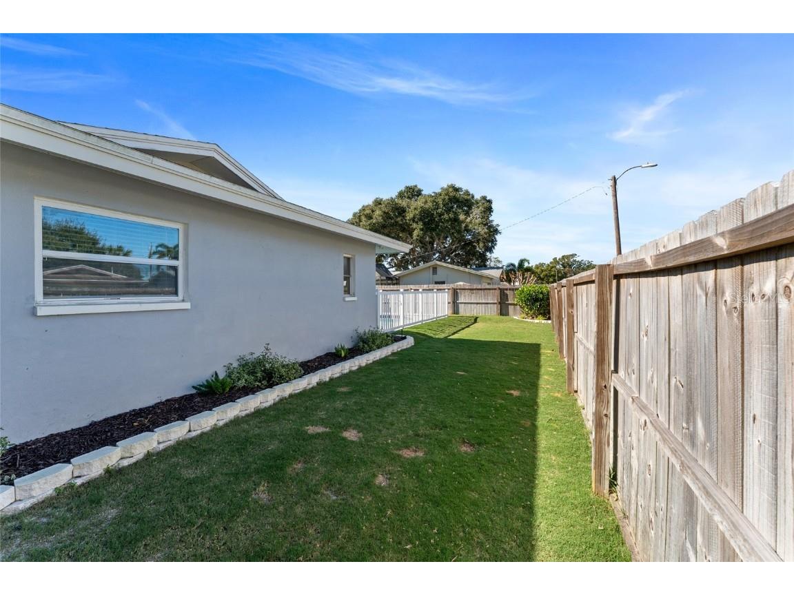 1856 Cameo Way Clearwater FL 33756 TB8452652 image36