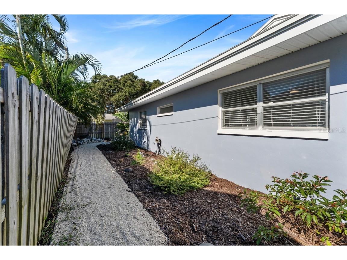 1856 Cameo Way Clearwater FL 33756 TB8452652 image38