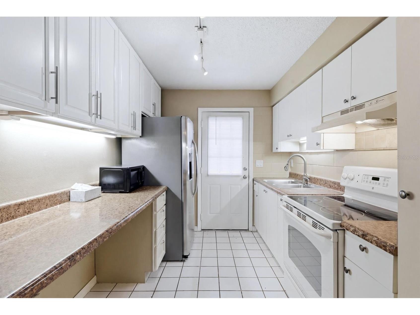 1856 Marbeth Street Sarasota FL 34231 A4694543 image15