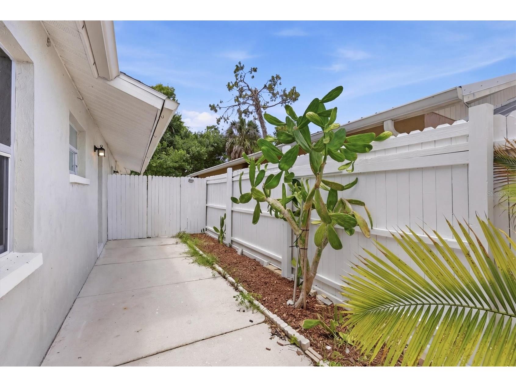 1856 Marbeth Street Sarasota FL 34231 A4694543 image25