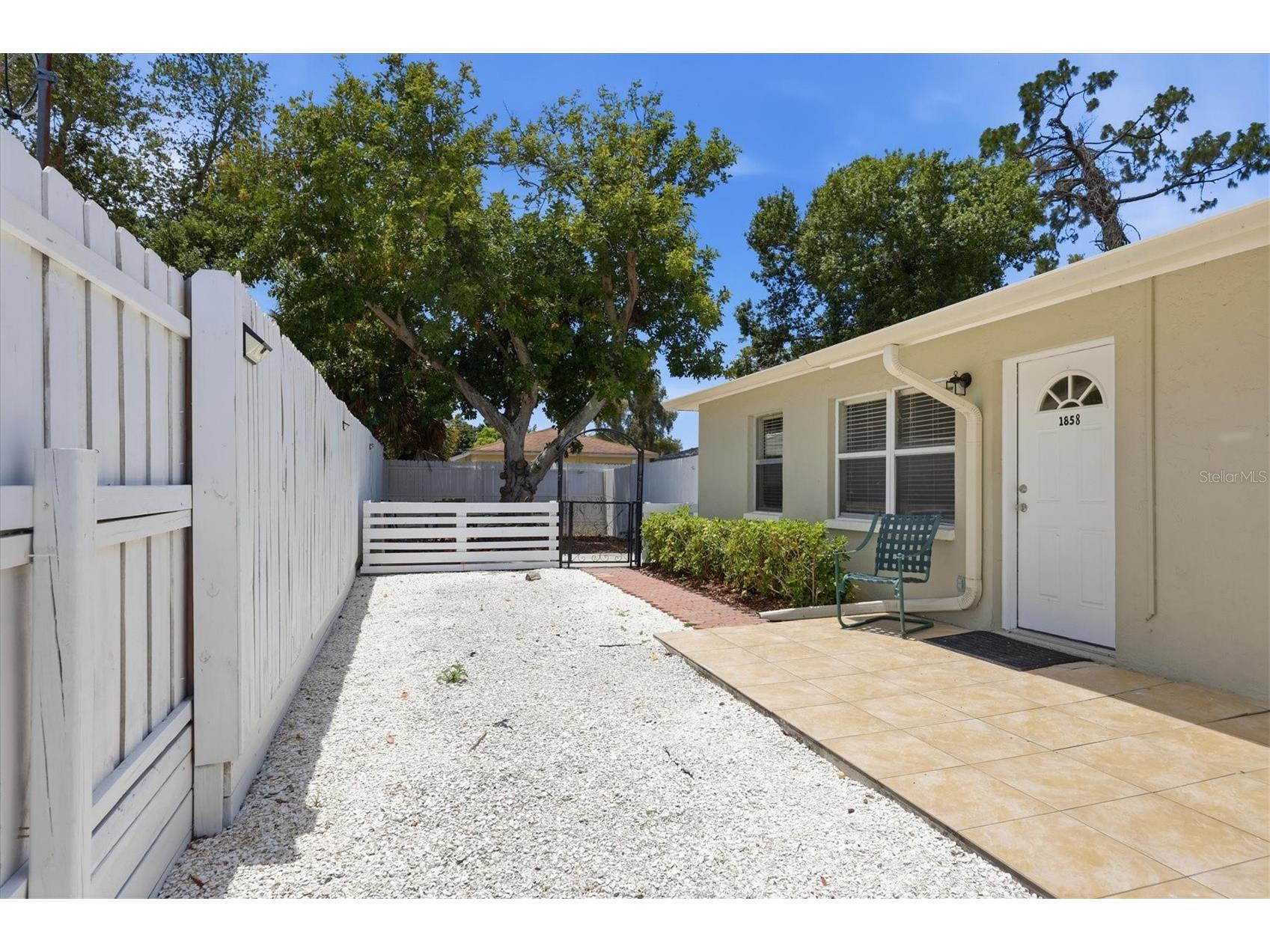 1856 Marbeth Street Sarasota FL 34231 A4694543 image27