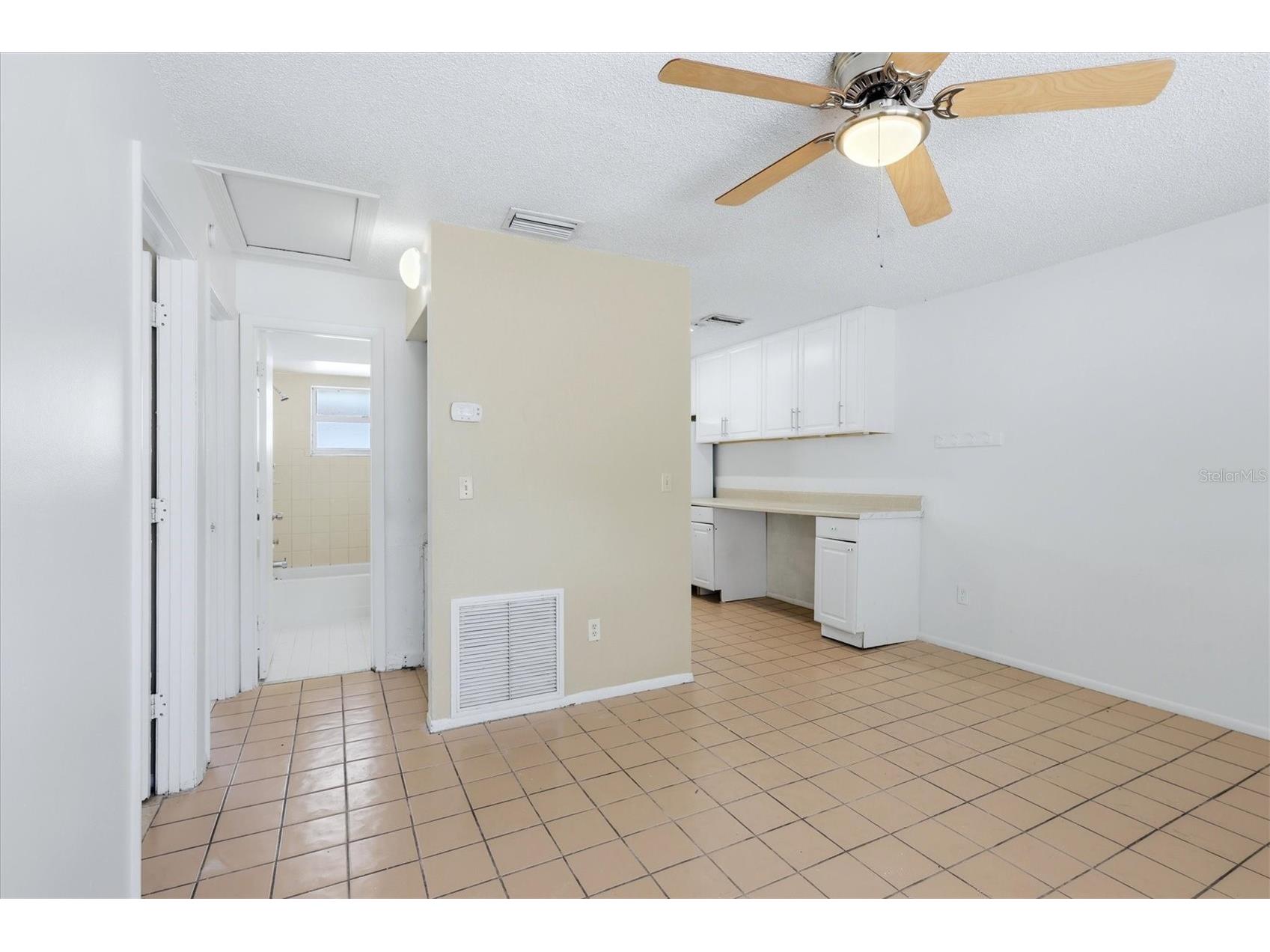 1856 Marbeth Street Sarasota FL 34231 A4694543 image32