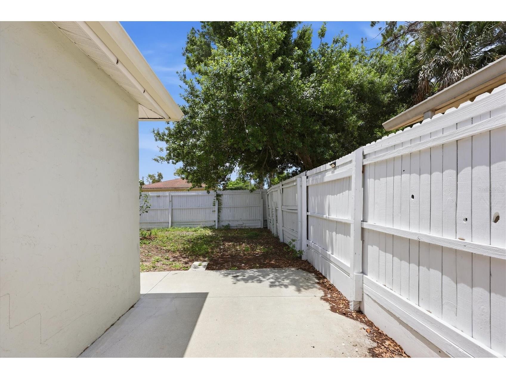 1856 Marbeth Street Sarasota FL 34231 A4694543 image44