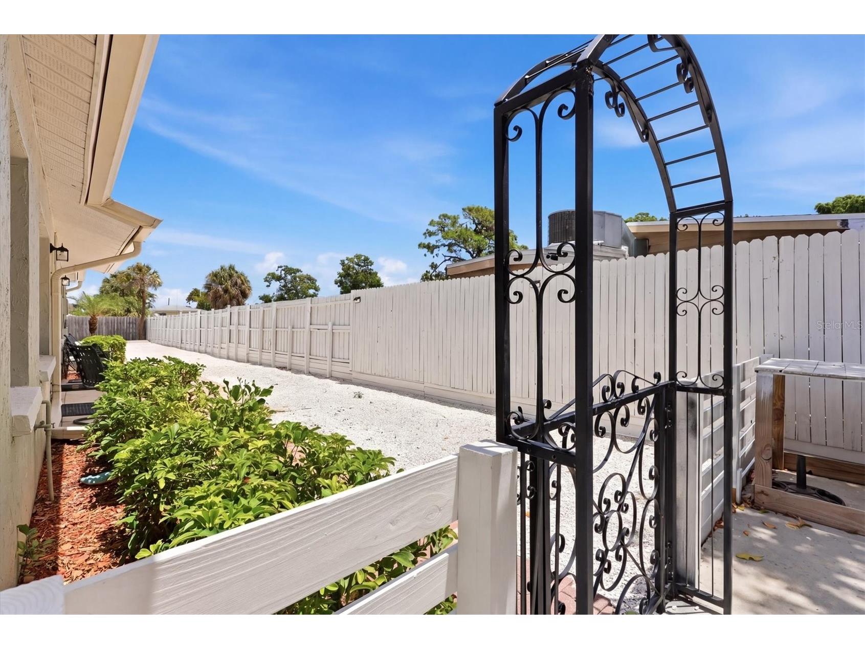 1856 Marbeth Street Sarasota FL 34231 A4694543 image49