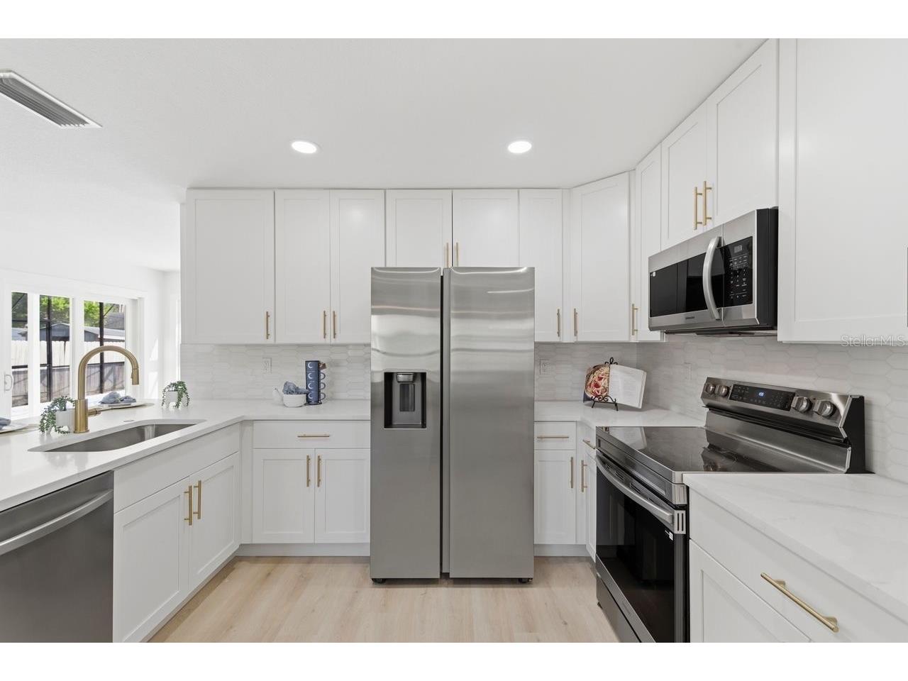 1856 Mova Street Sarasota FL 34231 A4687358 image10