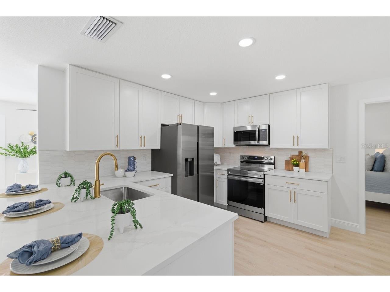 1856 Mova Street Sarasota FL 34231 A4687358 image14