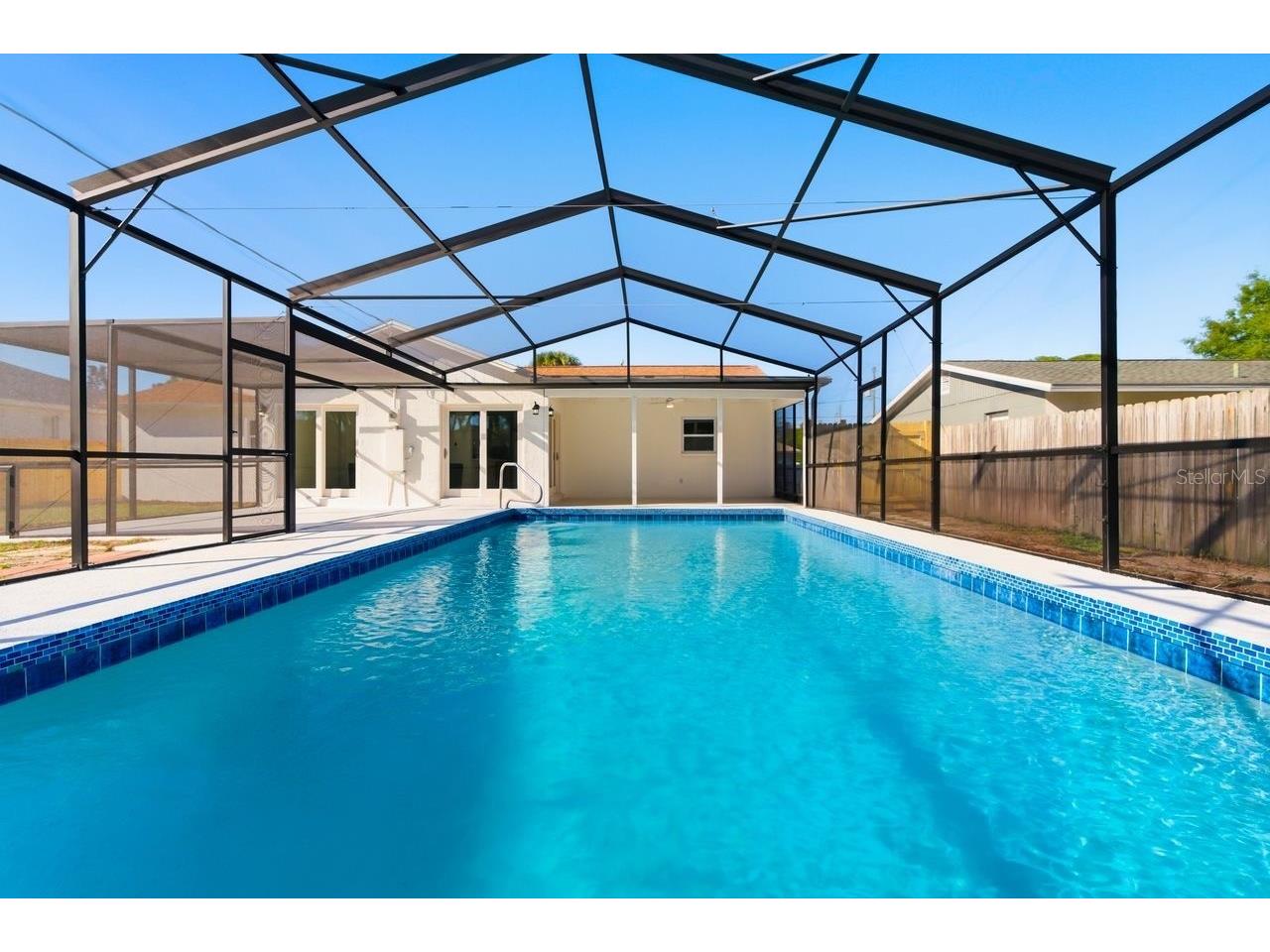 1856 Mova Street Sarasota FL 34231 A4687358 image2