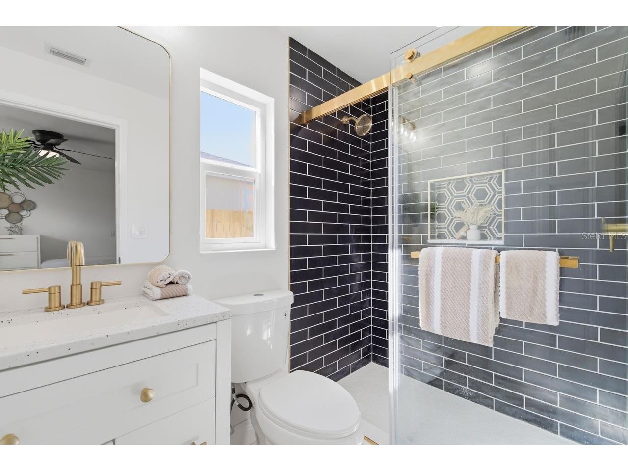 1856 Mova Street Sarasota FL 34231 A4687358 image24