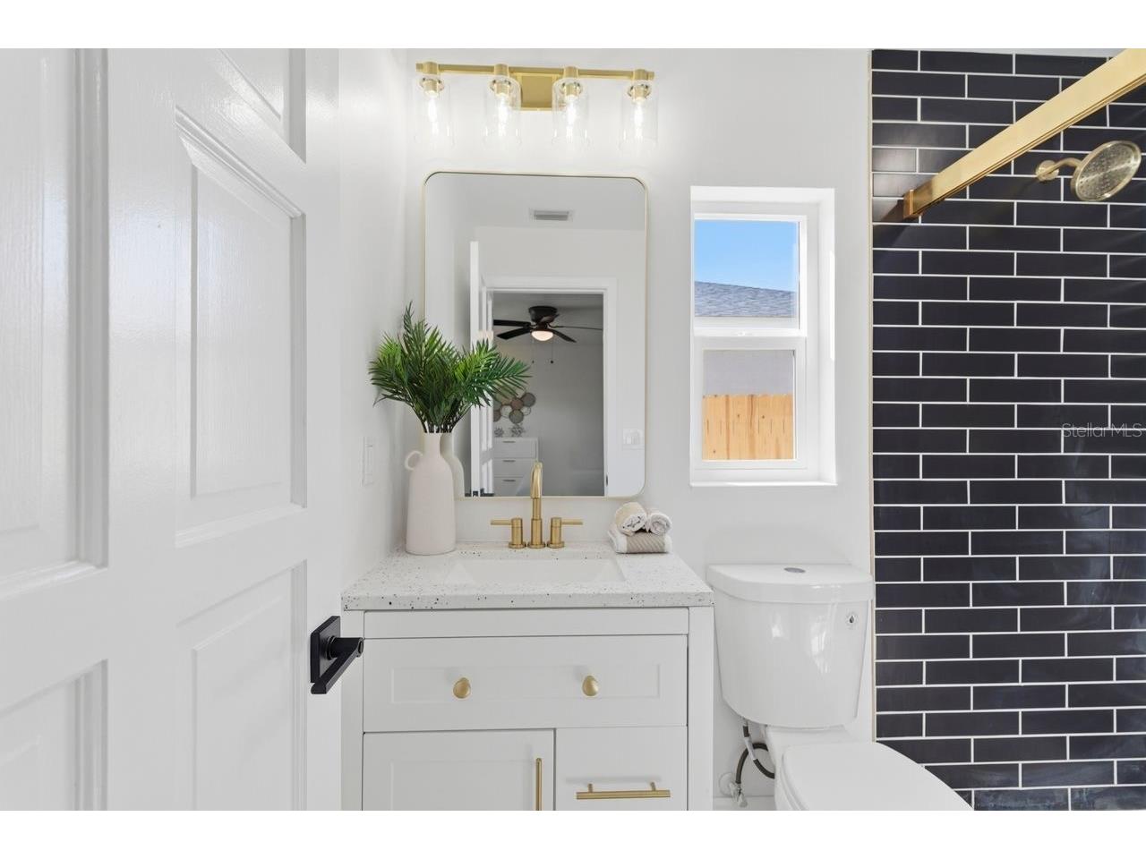 1856 Mova Street Sarasota FL 34231 A4687358 image25