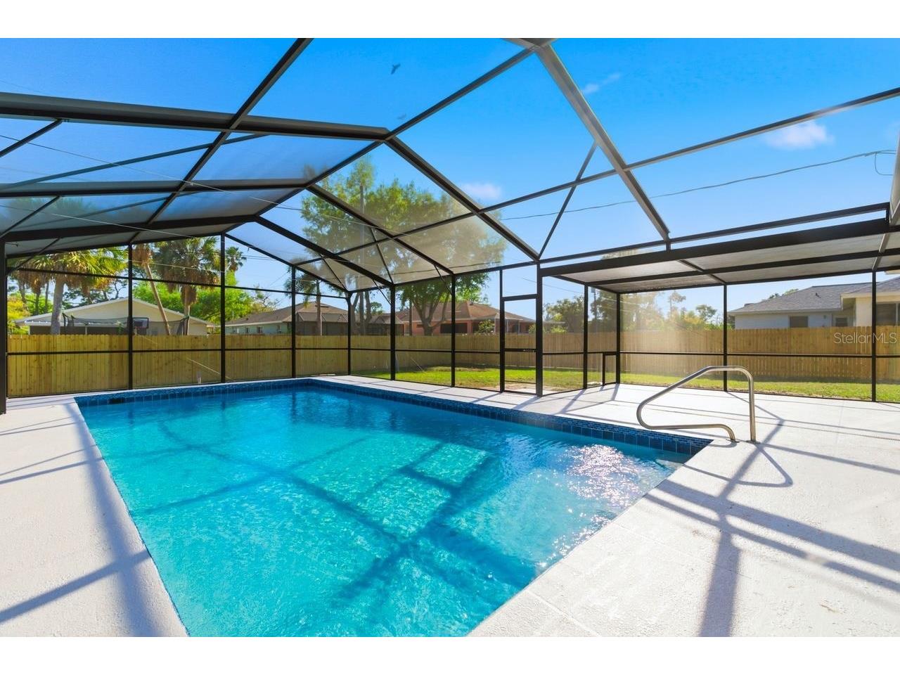 1856 Mova Street Sarasota FL 34231 A4687358 image37