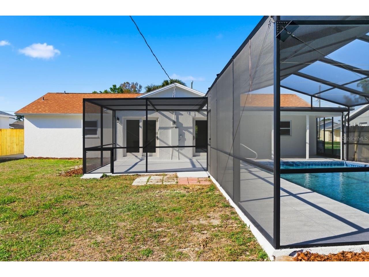 1856 Mova Street Sarasota FL 34231 A4687358 image39