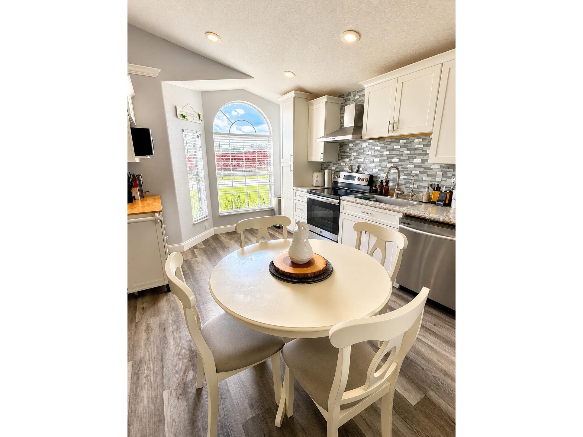 18561 3dr Ave Orlando FL 32820 O6422892 image8
