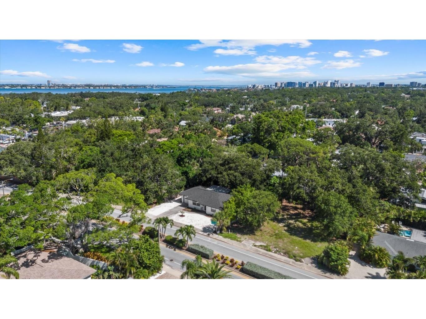 1857 Siesta Drive Sarasota FL 34239 A4657314 image1