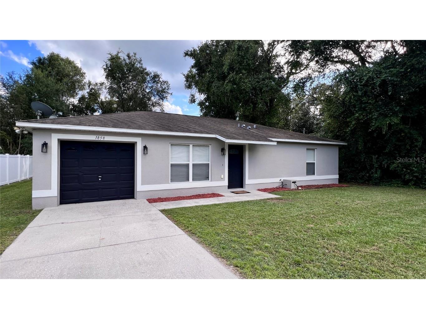 1858 14th Street Orange City FL 32763 V4932459 image1