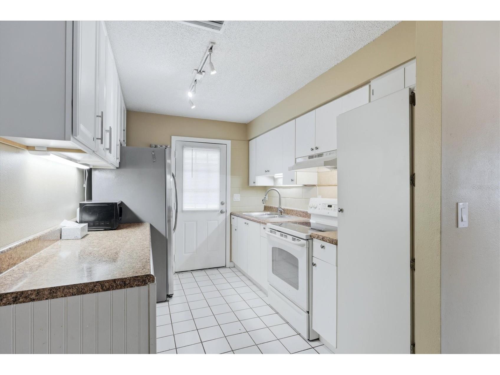 1858 Marbeth Street Sarasota FL 34231 A4694568 image16