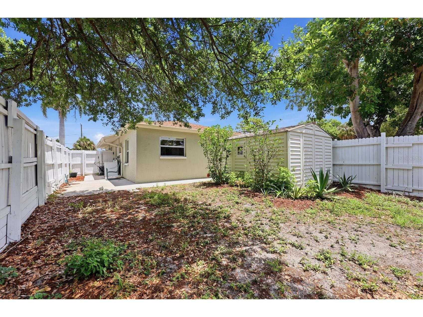 1858 Marbeth Street Sarasota FL 34231 A4694568 image47