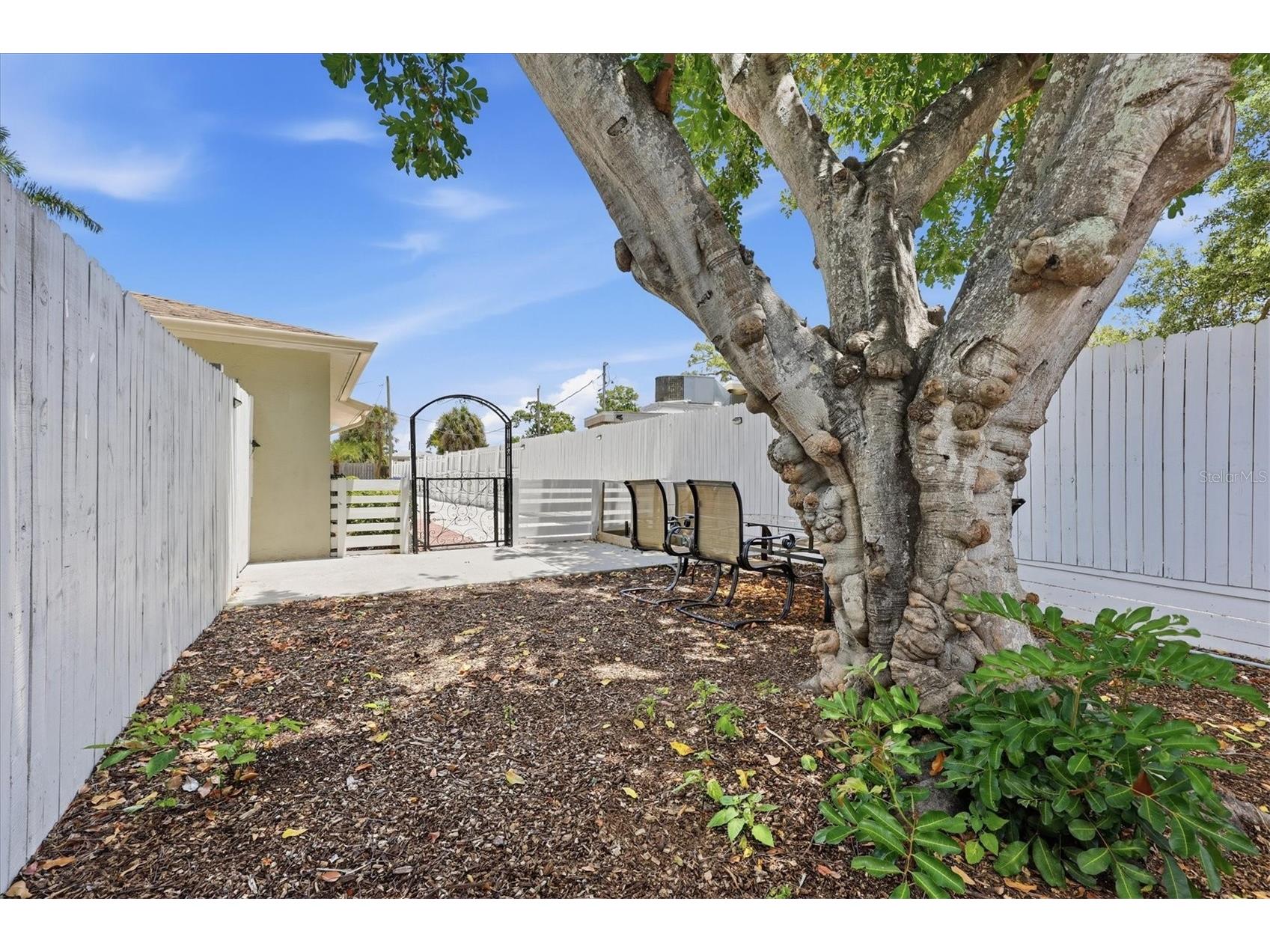 1858 Marbeth Street Sarasota FL 34231 A4694568 image51