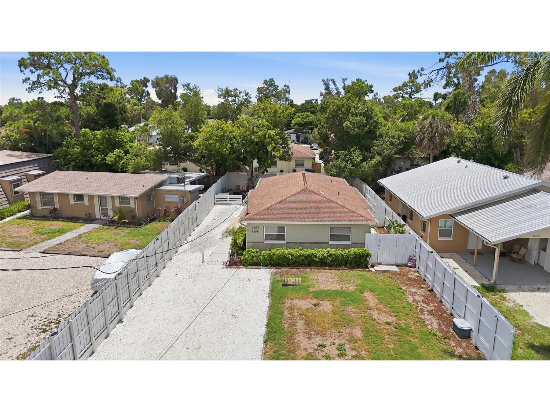 1858 Marbeth Street Sarasota FL 34231 A4694568 image6