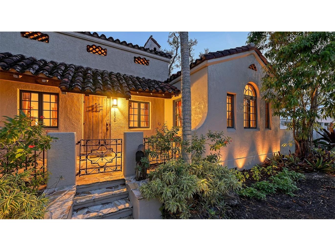 1858 Oak Street Sarasota FL 34236 A4632005 image1