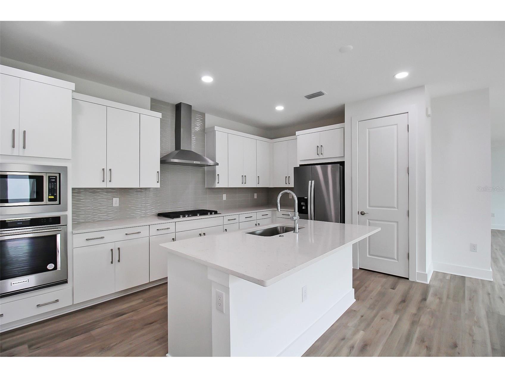 18588 Dayspring Place Venice FL 34293 A4694997 image6