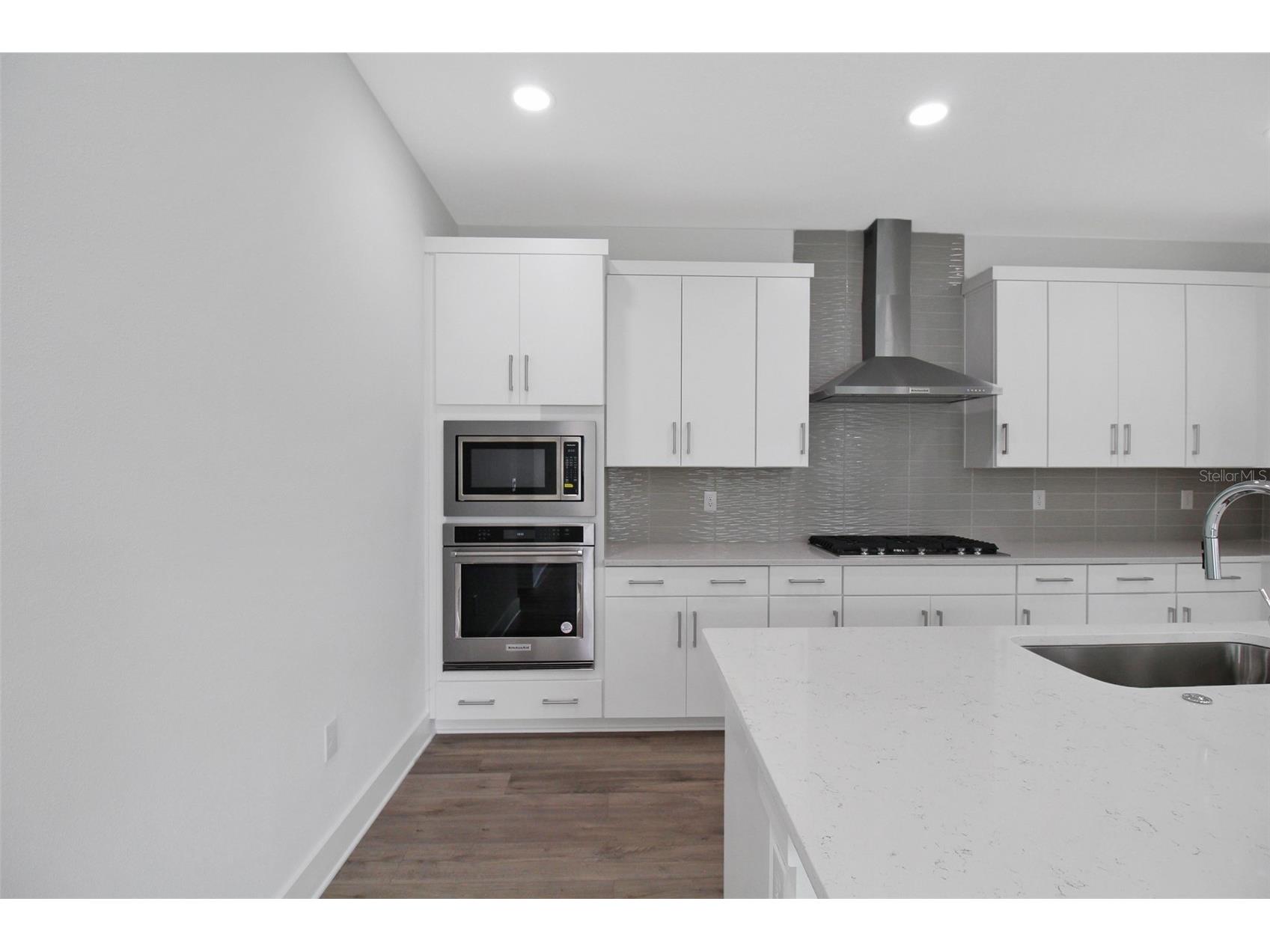 18588 Dayspring Place Venice FL 34293 A4694997 image8