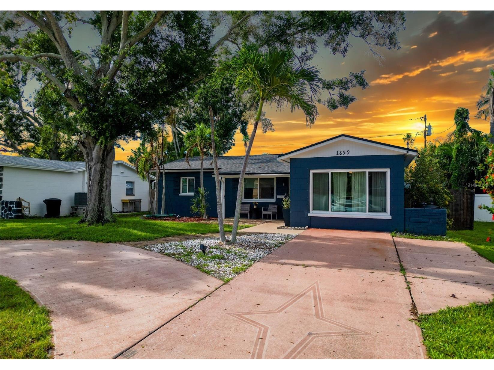 1859 Oklahoma Avenue NE Saint Petersburg FL 33703 TB8418561 image1