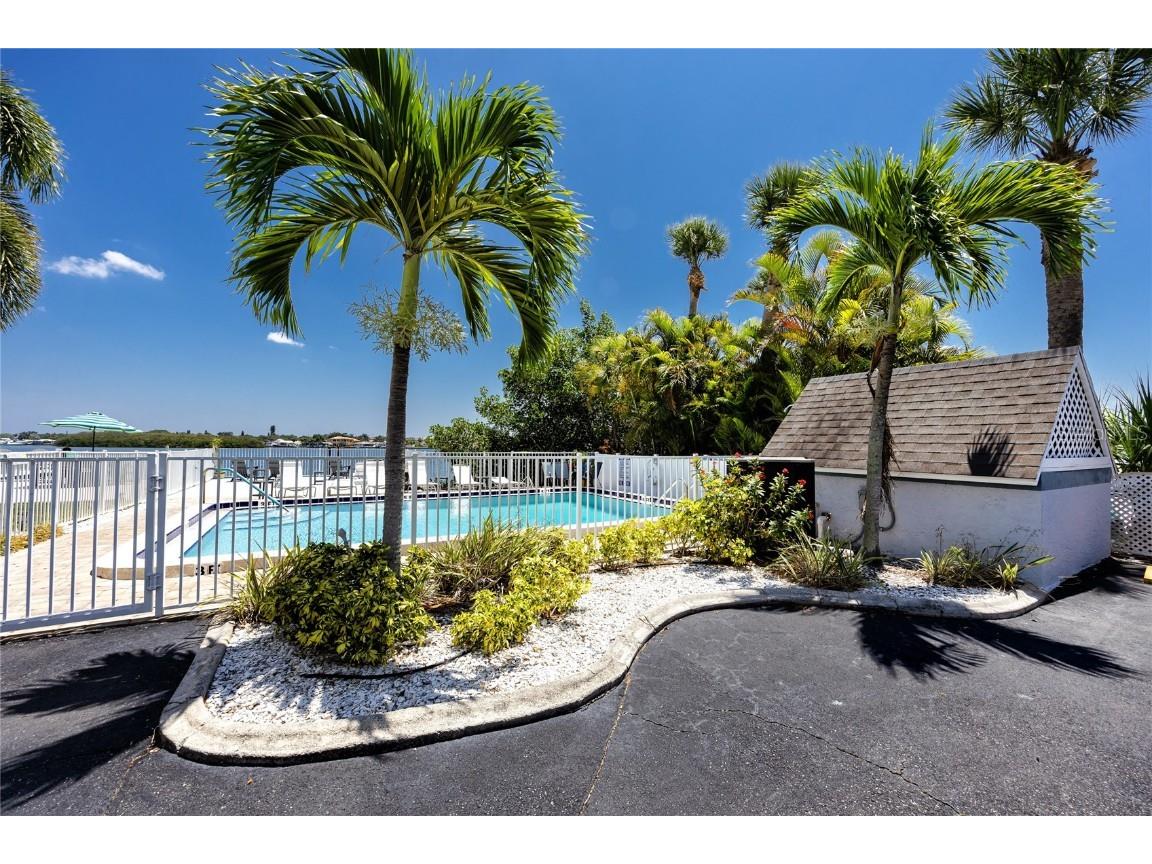 1859 Shore Drive S #102 South Pasadena FL 33707 - BOCA CIEGA WAY U8226250 image1