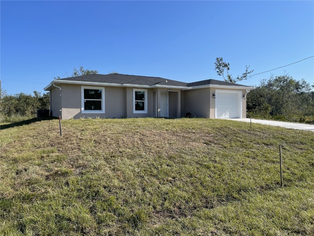 186 Vine Circle Punta Gorda FL 33982 C7480946 image1