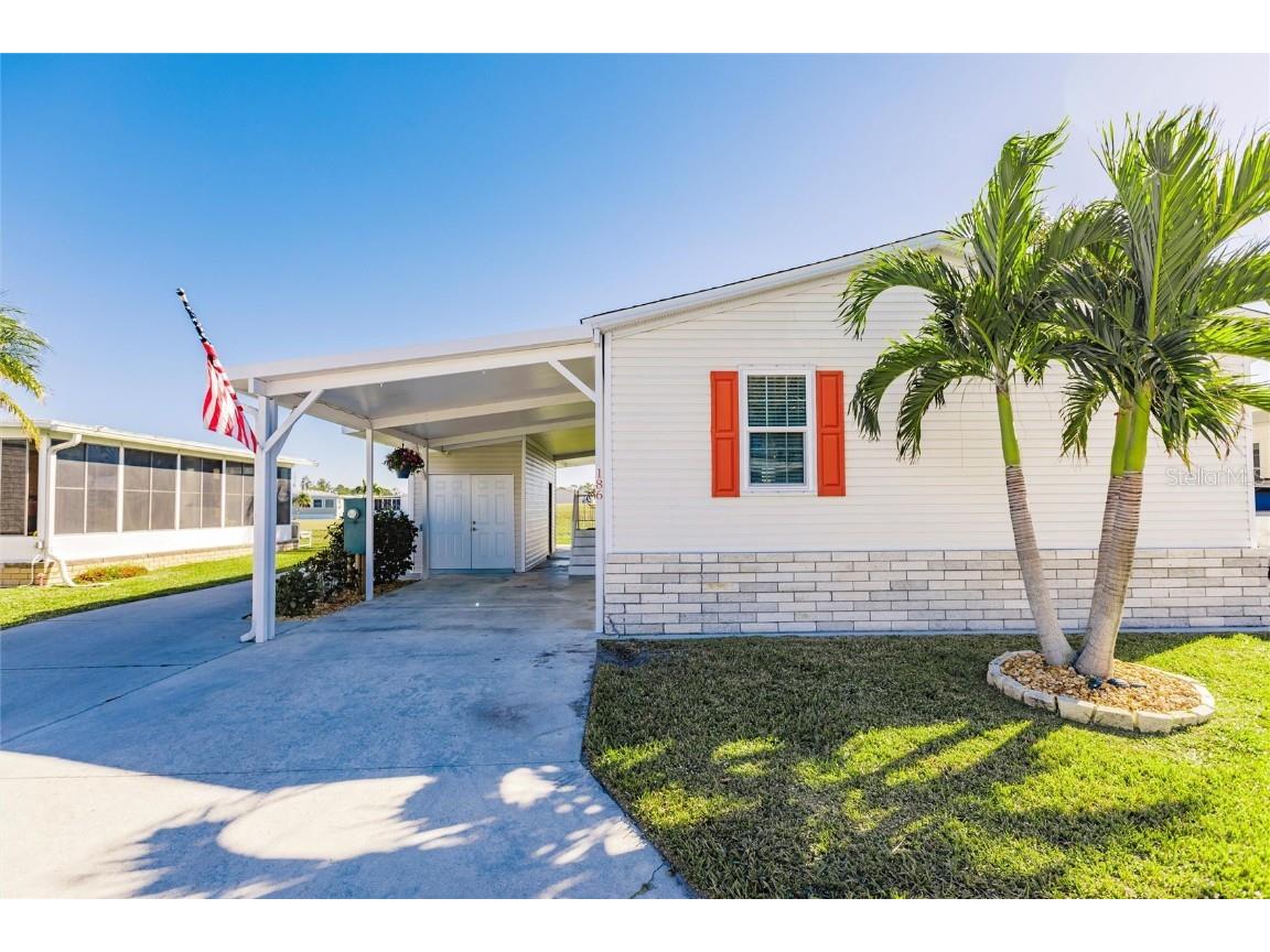 186 W Manatee Loop Punta Gorda FL 33950 C7501368 image1