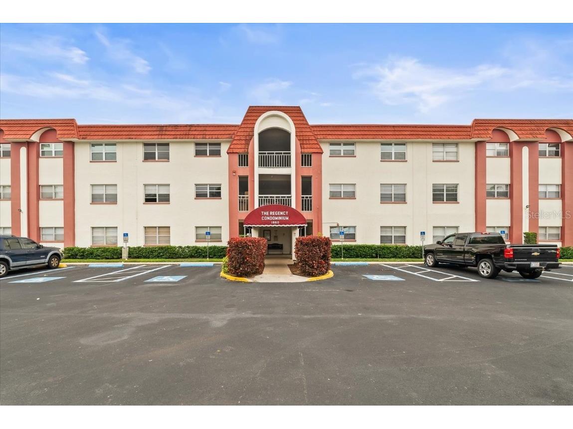 1860 Massachusetts Avenue NE #101 Saint Petersburg FL 33703 TB8449772 image2