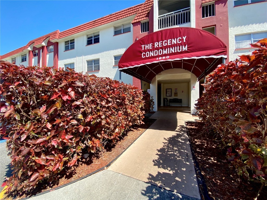 1860 Massachusetts Avenue NE #203 Saint Petersburg FL 33703 U8136880 image1