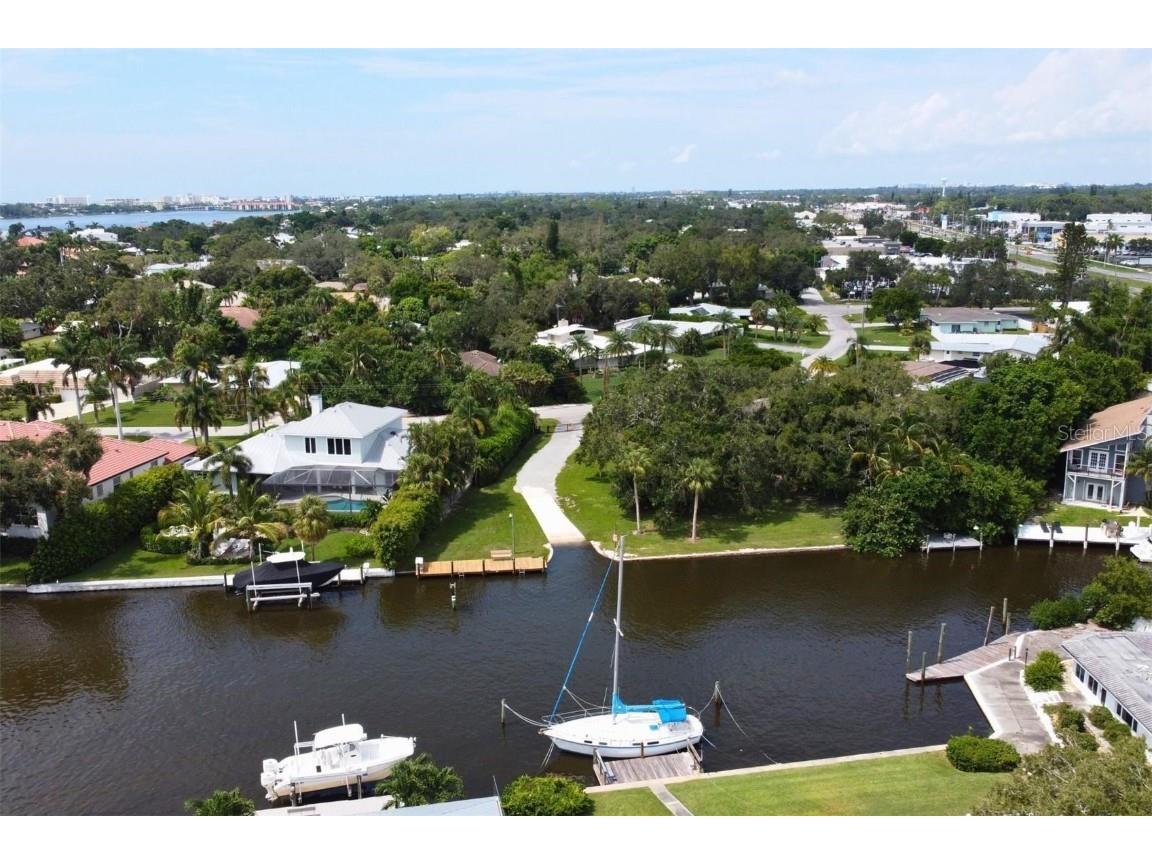 1860 Southpointe Drive Sarasota FL 34231 A4643081 image4