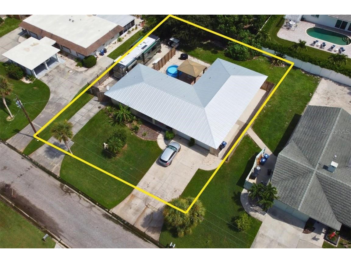 1860 Southpointe Drive Sarasota FL 34231 A4643081 image9