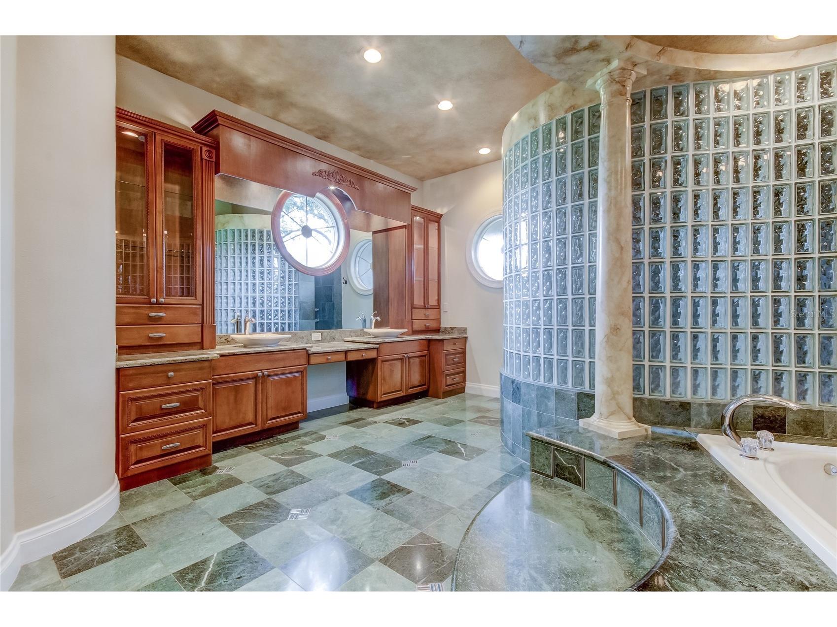 18605 Avenue Monaco Lutz FL 33558 O6368782 image10