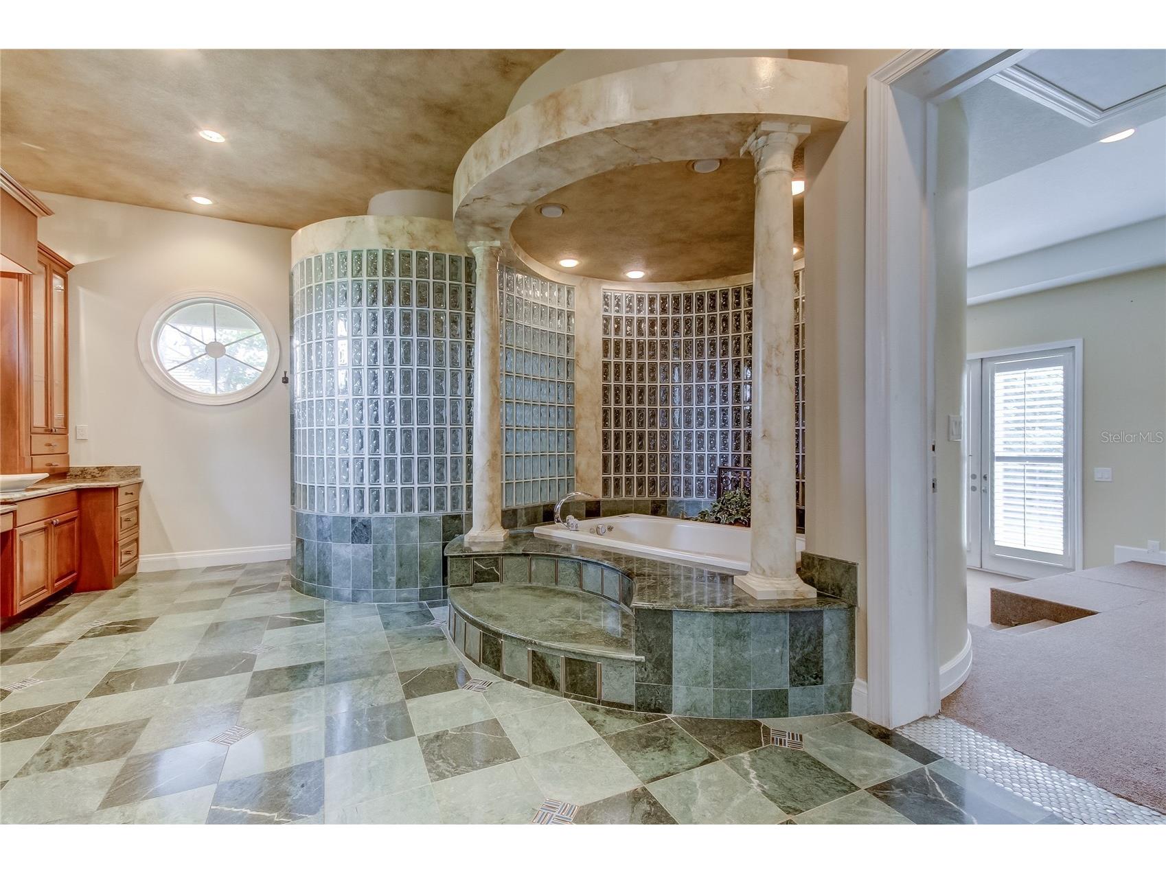 18605 Avenue Monaco Lutz FL 33558 O6368782 image9