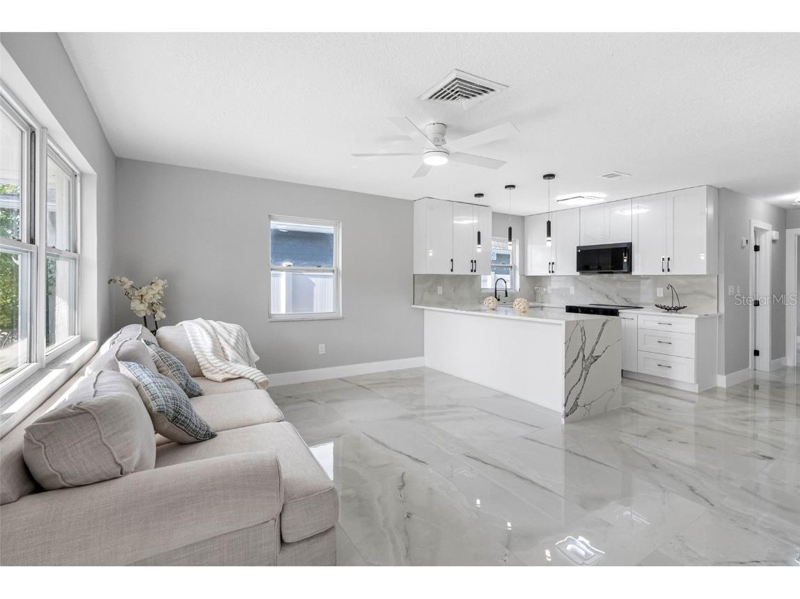 1861 Shore Acres Boulevard NE Saint Petersburg FL 33703 TB8448516 image10